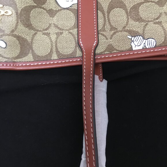 NWT COACH Peanuts Snoopy Tote bag! - Picture 9 of 12